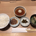 天麩羅 すえ廣 - 御飯、味噌汁、天つゆ、イカの鹽辛、高菜