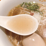 SOBA HOUSE 金色不如帰 新宿御苑本店 - とにかく美味しいスープ！
