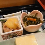 Sushiの山留 - 前菜3種盛(お通し)500円