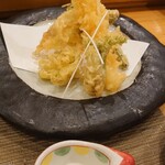 Sushiの山留 - 春山菜天ぷら800円