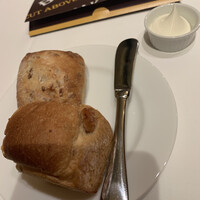 ベンジャミンステーキハウス 六本木 - パンもおいしい。温められています。