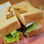 Happy Camper SANDWICHES - ⽜ヒレ⾁のハンバーグステーキサンド