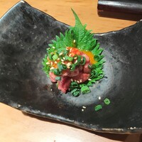 赤坂 金舌 - 和牛のミニユッケ