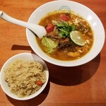 麺屋 六感堂 - トムヤムクンヌードル＋ガパオのまぜご飯