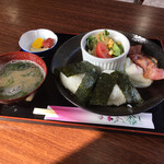 ホットワン 峠のごはんやさん - 料理写真:おにぎりモーニンヌ