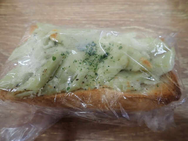 パン屋 小町 - 黒松（パン）の写真