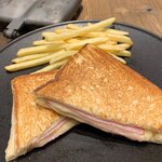 チャーリーズ - 