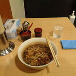 一〇そば - 今日はテーブル席でした