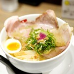 和 dining 清乃 - 紀ノ国地鶏塩850円+チャーシュー増し（知らない隣の人の分）