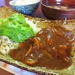 芦苑 - ランチの豆腐入りハンバーグ定食700円。一日限定5食です。めちゃうま！マッシュルーム入りのデミグラスソースがおいしいです。