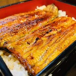 味治 - 絶妙な焼き上げとタレの照り！