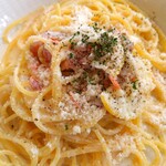 PASTA HOUSE AWkitchen FARM - 国産有機レモンとスモークサーモントラウトのクリームソース