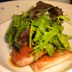 赤沢温泉ホテル - 葉月の赤富士　焼き物　黒豚のソテー　サラダ仕立て　てりやきソース
      