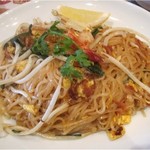 クンメー - ランチのパッタイ800円