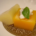 赤沢温泉ホテル - 葉月の赤富士　マンゴーゼリー　桃
      