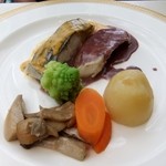 ビストロ ボン・グー・コクブ - メダイと白身魚のヴぁプール、赤ワインとうに風味のソース