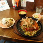 広島風お好み焼　青葉 - お好み定食（おにぎり食べ放題付き）700円