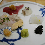 馳走 啐啄一十  - 「お造り」
      ・河豚・河豚皮・イカ
      ・静岡サスエ前田店の鮃
      ・もち鰹