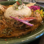 創作カレー MANOS - 3種がけ（マッシュルーム&アスパラの
      　　　　セイロンポークカレー）