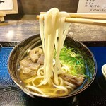 うどん えんどう - 『斎華』の中太麺は喉越しが良く、つるっつる。(^^)