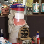 家庭料理居酒屋 よってって - 2席のカウンターの間にはこれが鎮座！笑いそうに
      
      なりました！