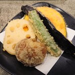 Tempura Sakaba Tete Te Ten - 野菜の天ぷら盛り合わせ