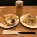 Gasuto - アテが揃ったところでハッピーアワーの生ビール200円を！