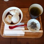 Kurashiki Kohi Ten - お茶と塩昆布付き