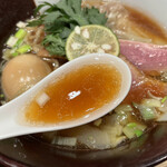 ラーメンWalkerキッチン - 鴨出汁スープ