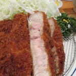 中はほんのりピンク色