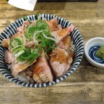 岡本商店 - ミニレアチャーシュー丼、これ200円 信じられない美味しさ