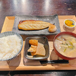 イザカヤSAKETORA - 【ランチ】鯖の塩干し定食