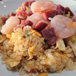 健康中華 青蓮 - ぷりぷり海老の葱塩炒飯のアップ