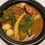 SAMA - ベーコンと彩野菜のカリーのアップ