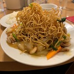 南海飯店 - かたい焼ソバの麺