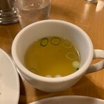 南海飯店 - かたい焼ソバのスープ