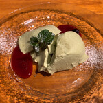 アイアン タイガー - ピスタチオとコーヒーのパンナコッタ