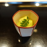 にい留 - 筍と平貝の木の芽和え、器はぼんぼり