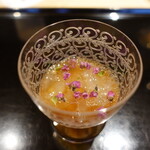 にい留 - のれそれ(穴子の稚魚)橙のソースで