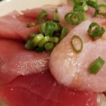 塩そば専門店 桑ばら - 生本鮪丼と秋刀魚香油の塩かけそば定食