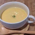 アモーラ ピッツァ - スープ