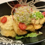 Salmon Tempura with Nanban-style tartar sauce 820 yen (902 yen including tax)