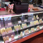 ファミリー - ショーケース。品切れ品もありまだまだ楽しみ