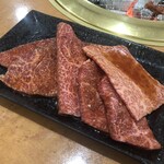 炭火焼肉 牛和鹿 - 近江牛つけ込みカルビ