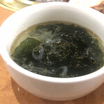 炭火焼肉 牛和鹿 - ランチわかめスープ