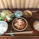 Hokkori Shokudou Tsunagaru Ne - 日替わり定食880円