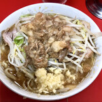 ラーメン二郎 - 『小ラーメン』(ヤサイ少なめ、ニンニク、アブラ)