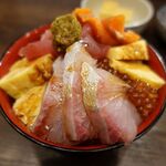 Hamayakisakaba Torohachi - 海鮮丼　1320円