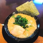 横浜家系ラーメン 風神家 - 『濃厚豚骨ラーメン』引き画