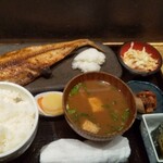 Kushiuchi Jibie To Unagigushi Shinjuku Torabako - ホッケの干物焼魚定食千円